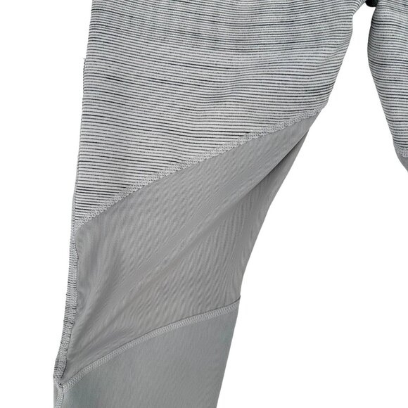 Zella Womens Mid Rise Cropped Active Leggings M - Picture 3 of 5